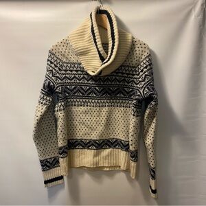 Sz S- Woman Lamb’s wool Nordic Cream and Navy Fair Isle Turtleneck Sweater